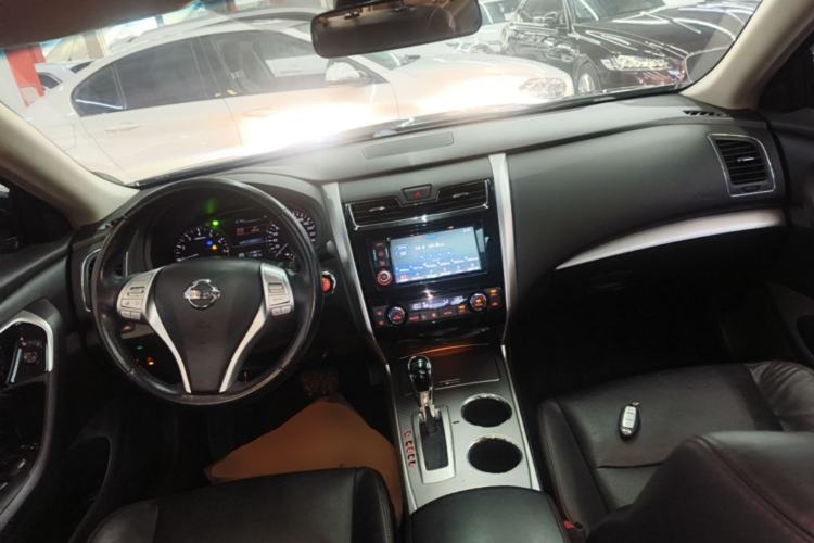 Used Nissan Teana 2016 2.0L XL Comfort Edition Center Console