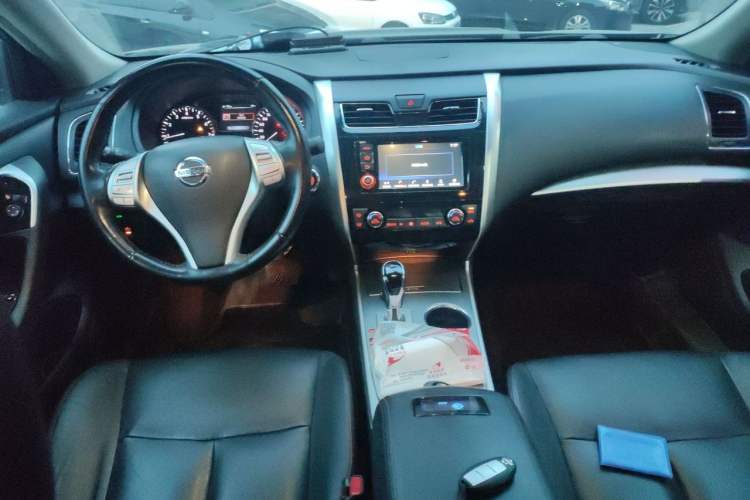 Used Nissan Teana 2016 2.0L XL-Upper Smart Edition Center Console