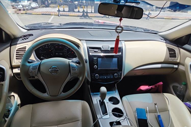 Used Nissan Teana 2016 2.0L XL Comfort Edition Center Console