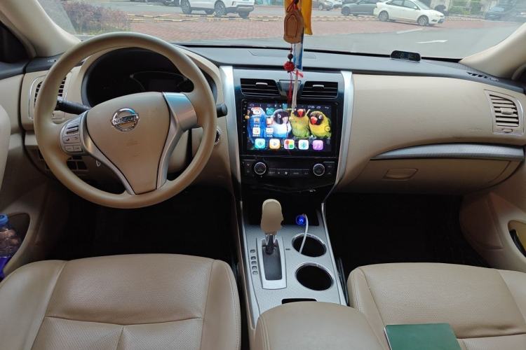Used Nissan Teana 2016 2.0L XE Fashion Edition Center Console