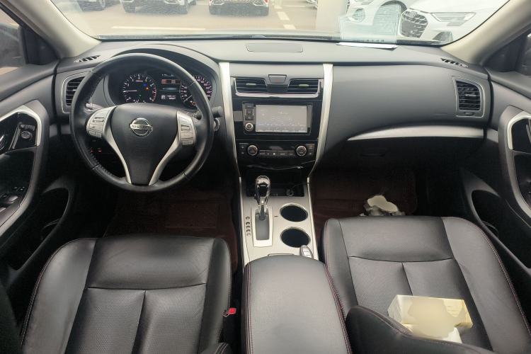 Used Nissan Teana 2016 2.0L XL-Upper Smart Edition Center Console