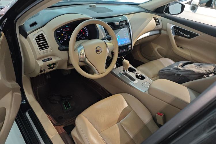 Used Nissan Teana 2016 2.0L XE Fashion Edition Center Console
