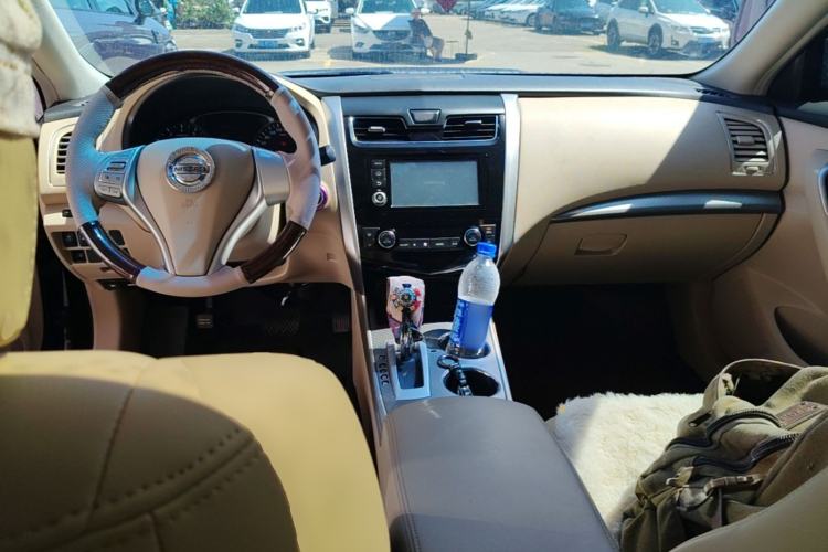 Used Nissan Teana 2016 2.0L XE Fashion Edition Center Console