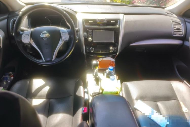 Used Nissan Teana 2016 Revised Version 2.0L XL Comfort Edition Center Console