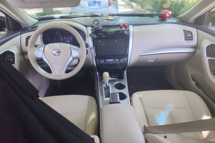Used Nissan Teana 2016 2.0L XE Fashion Edition Center Console