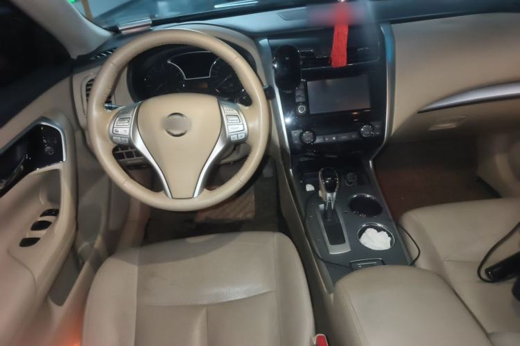 Used Nissan Teana 2016 2.0L XL Comfort Edition Center Console