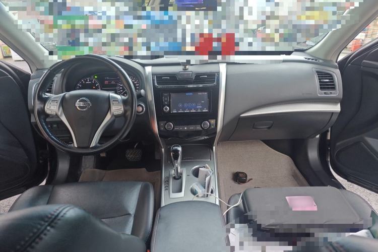 Used Nissan Teana 2016 Revised Version 2.0L XL Comfort Edition Center Console