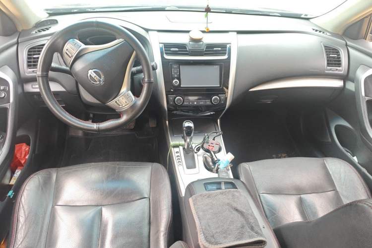 Used Nissan Teana 2016 Revised Version 2.0L XL Comfort Edition Center Console