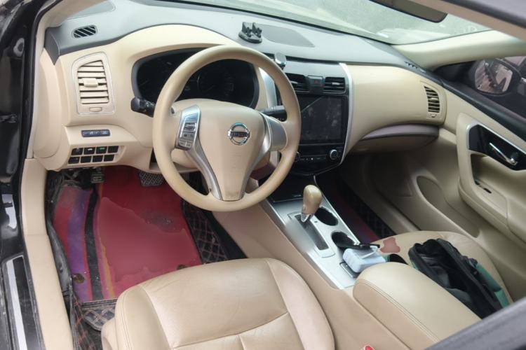 Used Nissan Teana 2016 2.0L XE Fashion Edition Center Console