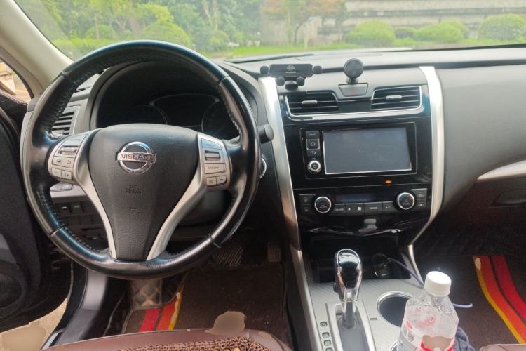 Used Nissan Teana 2016 2.0L XL Comfort Edition Center Console