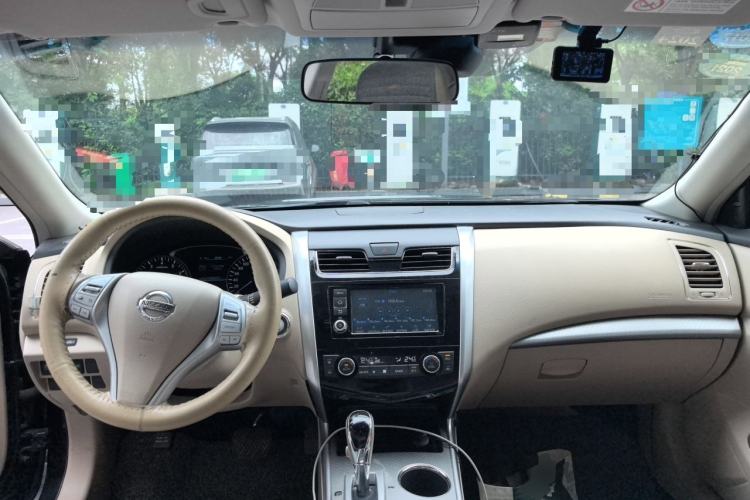 Used Nissan Teana 2016 2.0L XL-Upper Smart Edition Center Console
