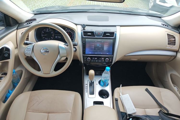 Used Nissan Teana 2016 2.0L XE Fashion Edition Center Console