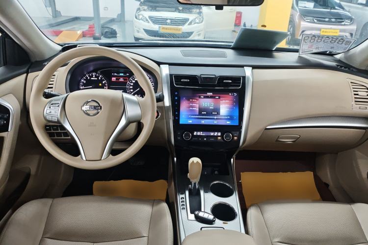 Used Nissan Teana 2016 2.0L XE Fashion Edition Center Console