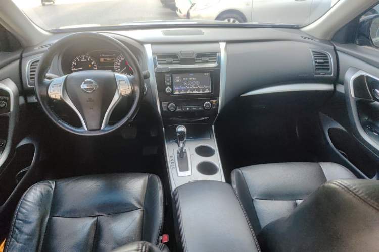 Used Nissan Teana 2016 2.0L XL Comfort Edition Center Console