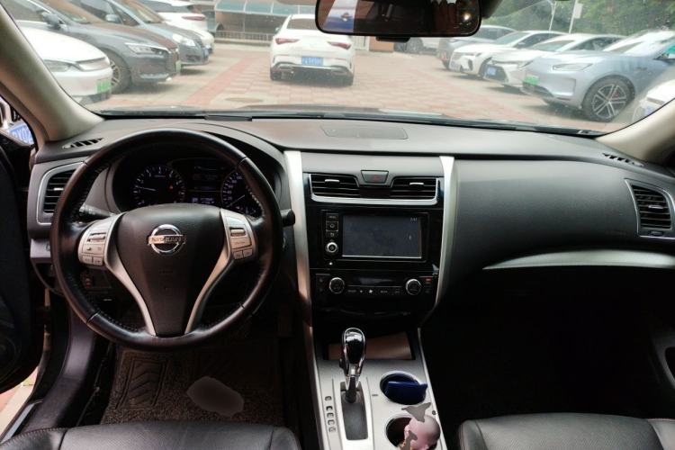 Used Nissan Teana 2016 2.0L XL-Upper Smart Edition Center Console