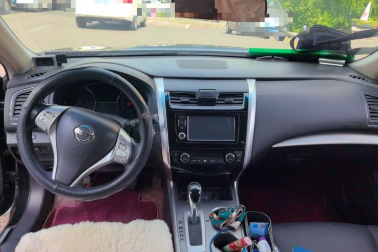 Used Nissan Teana 2016 Revised Version 2.0L XL Comfort Edition Center Console
