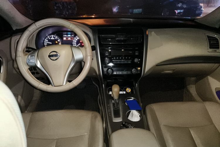 Used Nissan Teana 2016 2.0L XE Fashion Edition Center Console