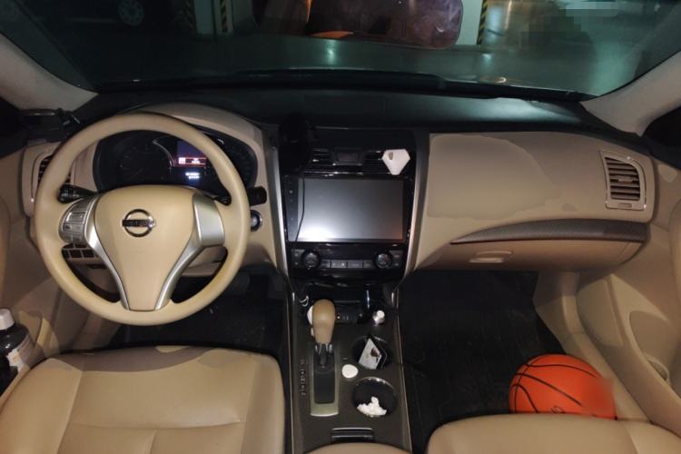 Used Nissan Teana 2016 2.0L XE Fashion Edition Center Console