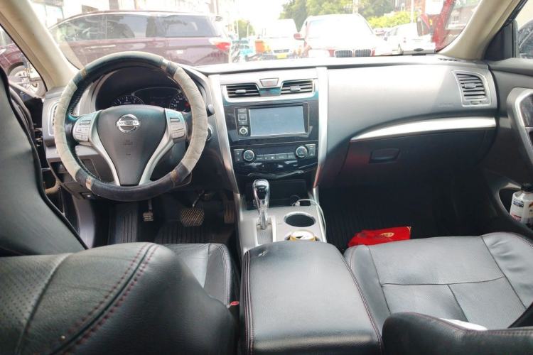 Used Nissan Teana 2016 Revised Version 2.0L XL Comfort Edition Center Console