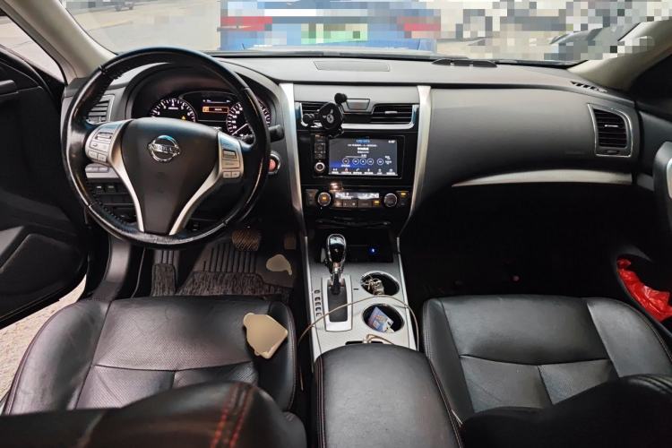 Used Nissan Teana 2016 Revised Version 2.0L XL Comfort Edition Center Console