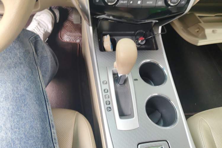 Used Nissan Teana 2016 2.0L XE Fashion Edition Gear Lever