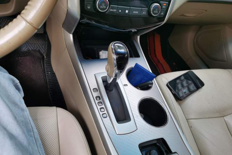 Used Nissan Teana 2016 Revised Version 2.0L XL Comfort Edition Gear Lever