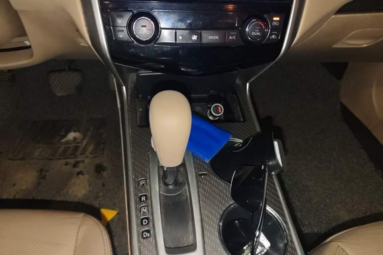 Used Nissan Teana 2016 2.0L XE Fashion Edition Gear Lever