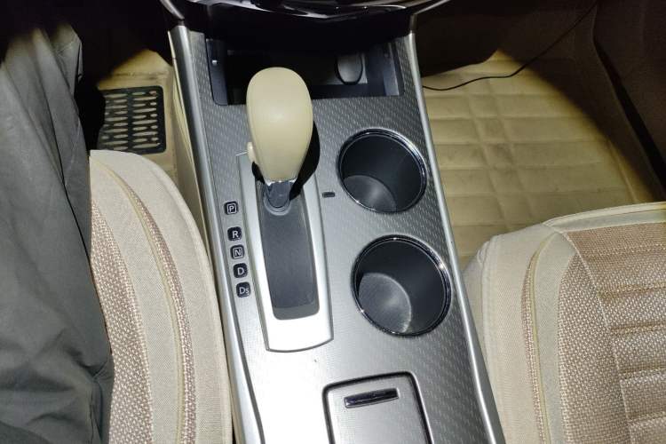 Used Nissan Teana 2016 2.0L XE Fashion Edition Gear Lever