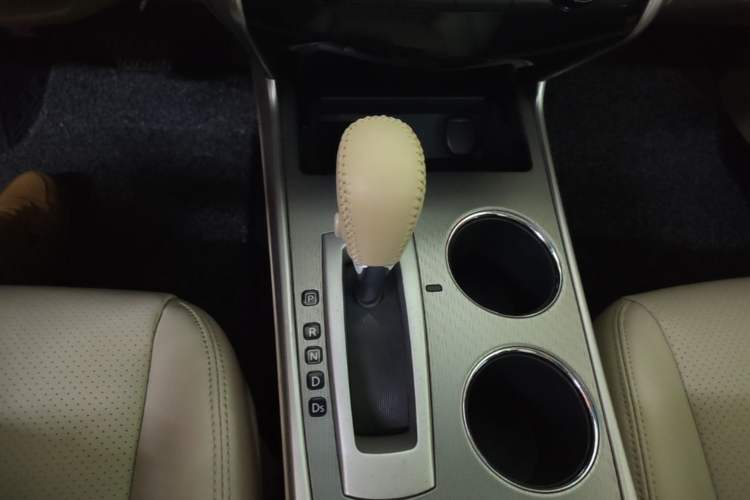 Used Nissan Teana 2016 2.0L XE Fashion Edition Gear Lever