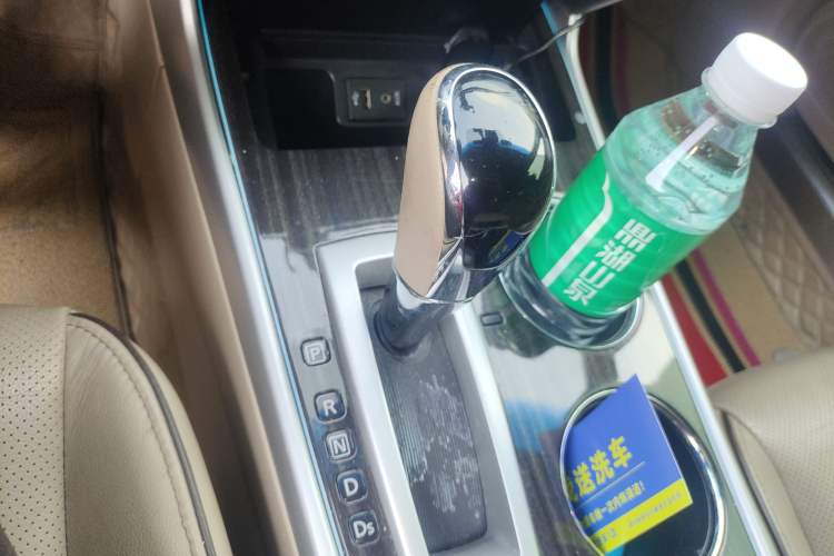 Used Nissan Teana 2016 Duke 2.5L XV Premium Edition Gear Lever