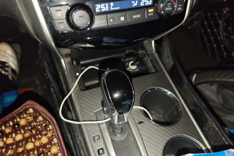Used Nissan Teana 2016 2.0L XL-Upper Smart Edition Gear Lever