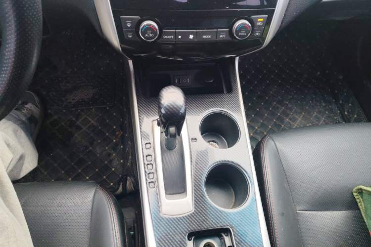 Used Nissan Teana 2016 2.0L XL-Upper Smart Edition Gear Lever