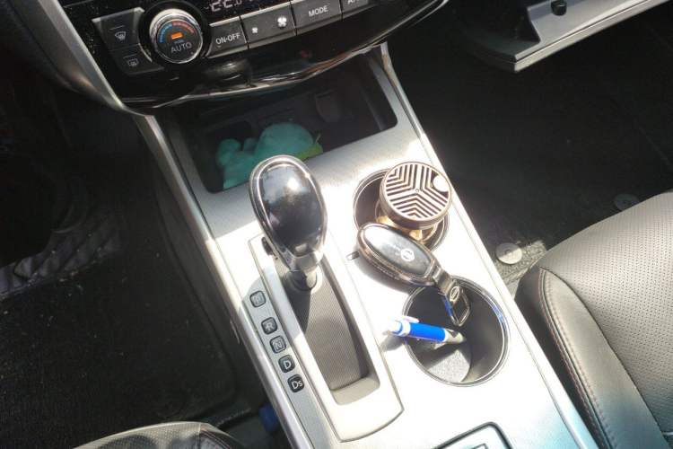 Used Nissan Teana 2016 2.0L XL-Upper Smart Edition Gear Lever