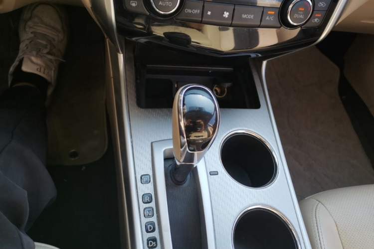 Used Nissan Teana 2016 2.5L XL-Upper Smart Enjoyment Version Gear Lever