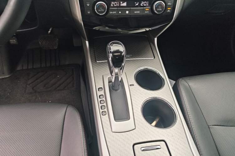Used Nissan Teana 2016 2.5L XL-Upper Smart Enjoyment Version Gear Lever