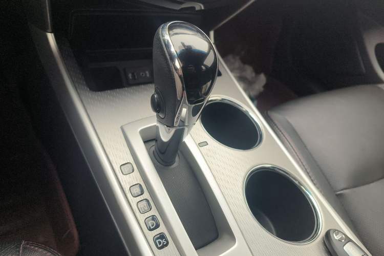 Used Nissan Teana 2016 2.0L XL-Upper Smart Edition Gear Lever