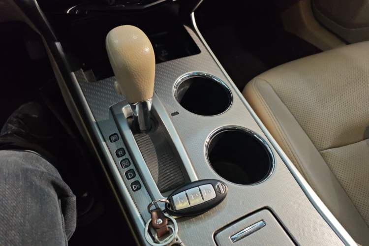 Used Nissan Teana 2016 2.0L XE Fashion Edition Gear Lever