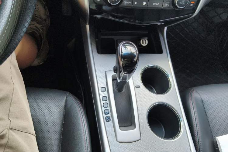 Used Nissan Teana 2016 2.0L XL Comfort Edition Gear Lever