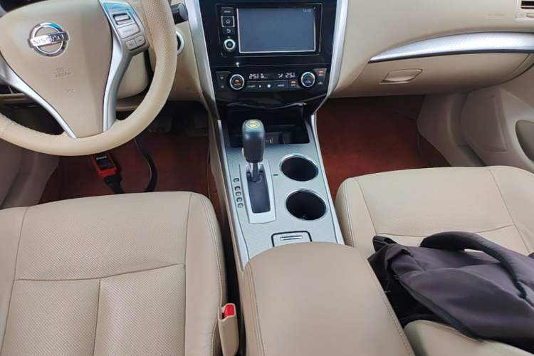 Used Nissan Teana 2016 Revised Version 2.0L XL Comfort Edition Gear Lever