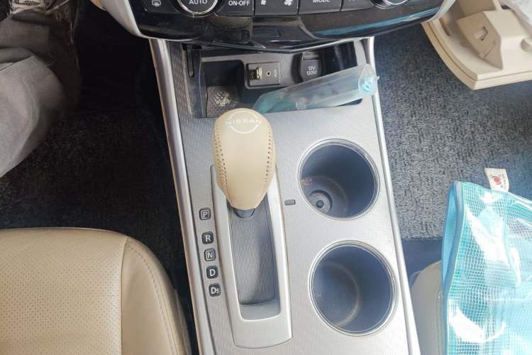 Used Nissan Teana 2016 2.0L XE Fashion Edition Gear Lever