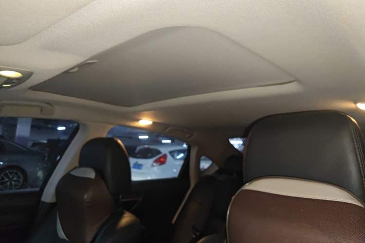 Used Nissan Teana 2016 2.5L XL Comfort Edition Headliner
