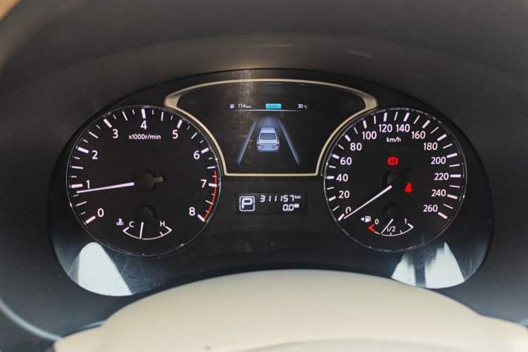 Used Nissan Teana 2016 2.0L XE Fashion Edition Instrument Cluster