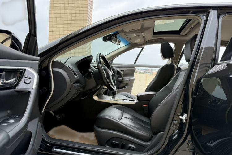 Used Nissan Teana 2016 2.0L XL Comfort Edition Interior 1