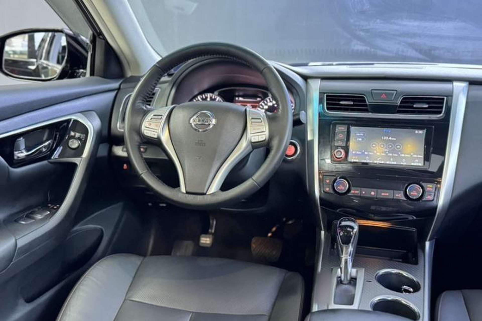 Used Nissan Teana 2016 2.0L XL Comfort Edition Interior 10