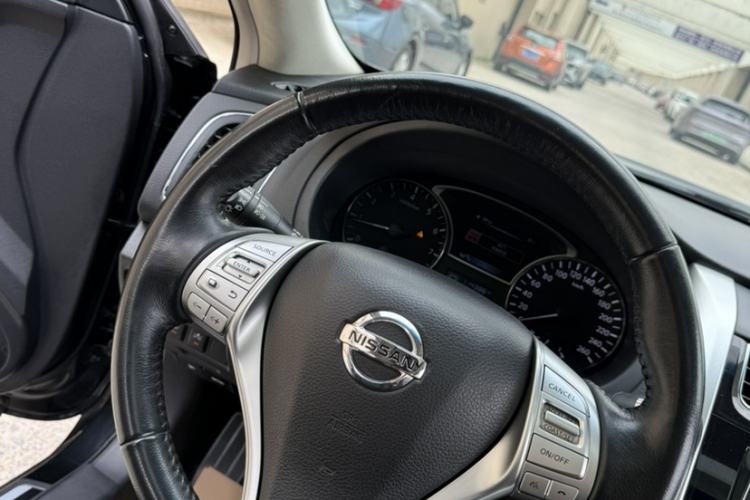 Used Nissan Teana 2016 2.0L XL Comfort Edition Interior 10