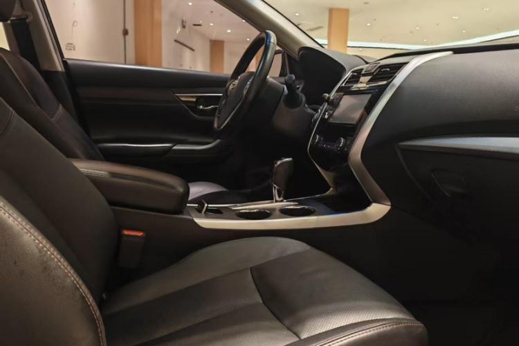 Used Nissan Teana 2016 Revised Version 2.0L XL Comfort Edition Interior 2