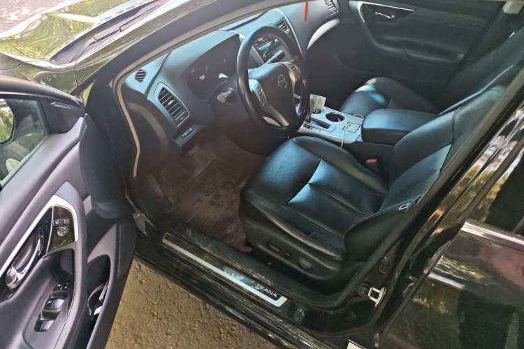 Used Nissan Teana 2016 Revised Version 2.0L XL Comfort Edition Interior 3