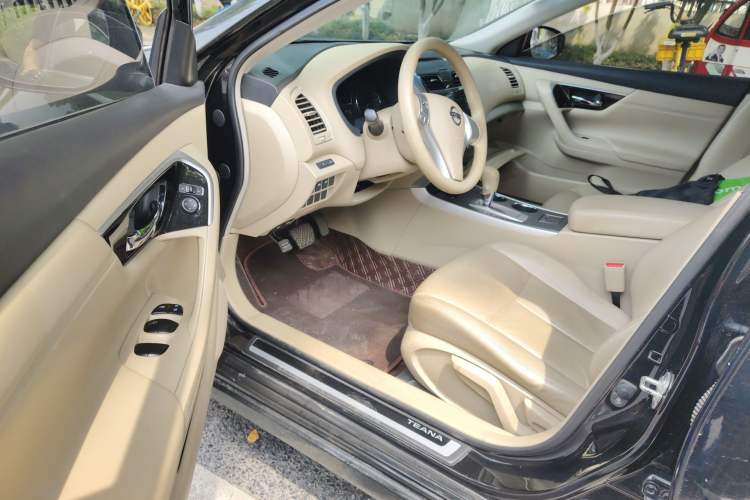 Used Nissan Teana 2016 2.0L XE Fashion Edition Interior 3