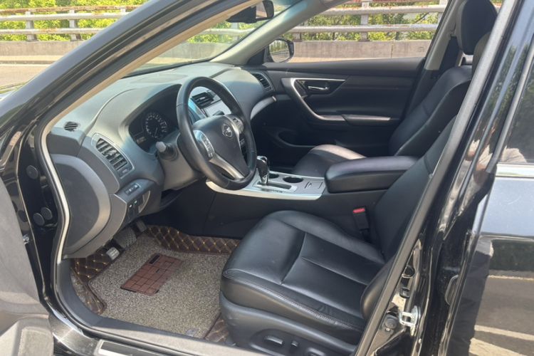 Used Nissan Teana 2016 Revised Version 2.0L XL Comfort Edition Interior 3