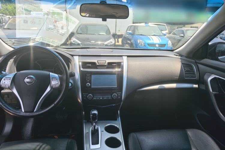 Used Nissan Teana 2016 Revised Version 2.0L XL Comfort Edition Interior 3